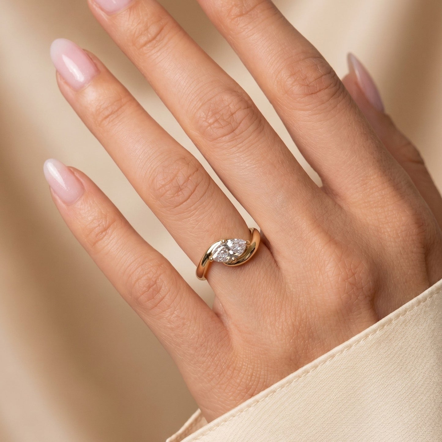 Oval Solitaire Engagement Ring – 2 CT Lab Grown Diamond