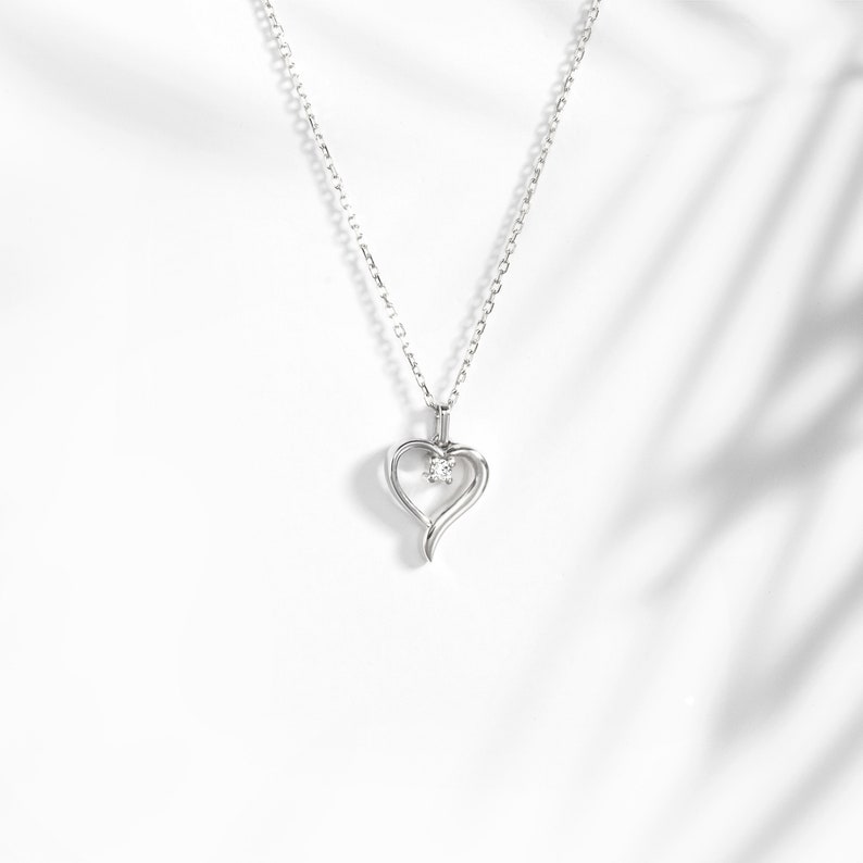 0.25-1.0 CT Round Cut Solitaire Heart Shank Moissanite Diamond Necklace