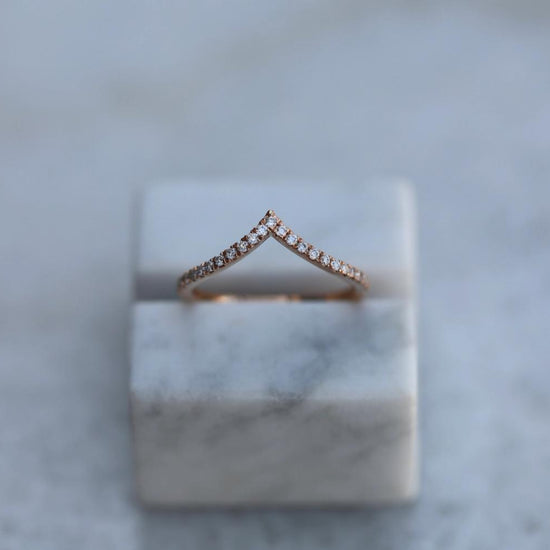 0.225 CT Round Curved CVD EF/VS Diamond Wedding Band 1