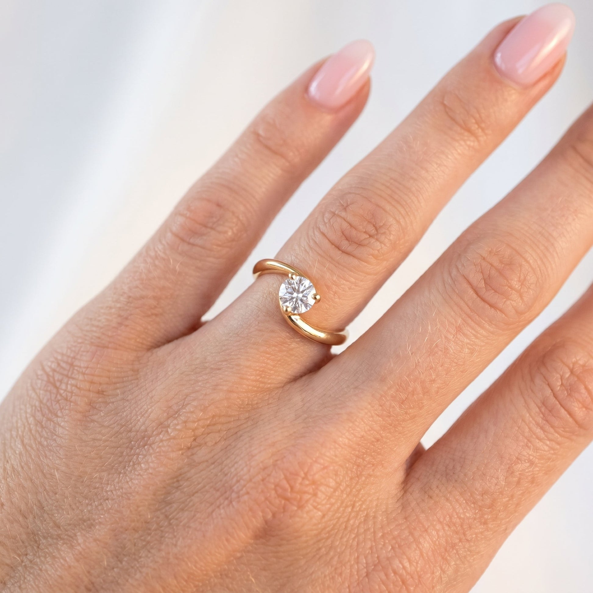 Oval Solitaire Engagement Ring – 2 CT Lab Grown Diamond