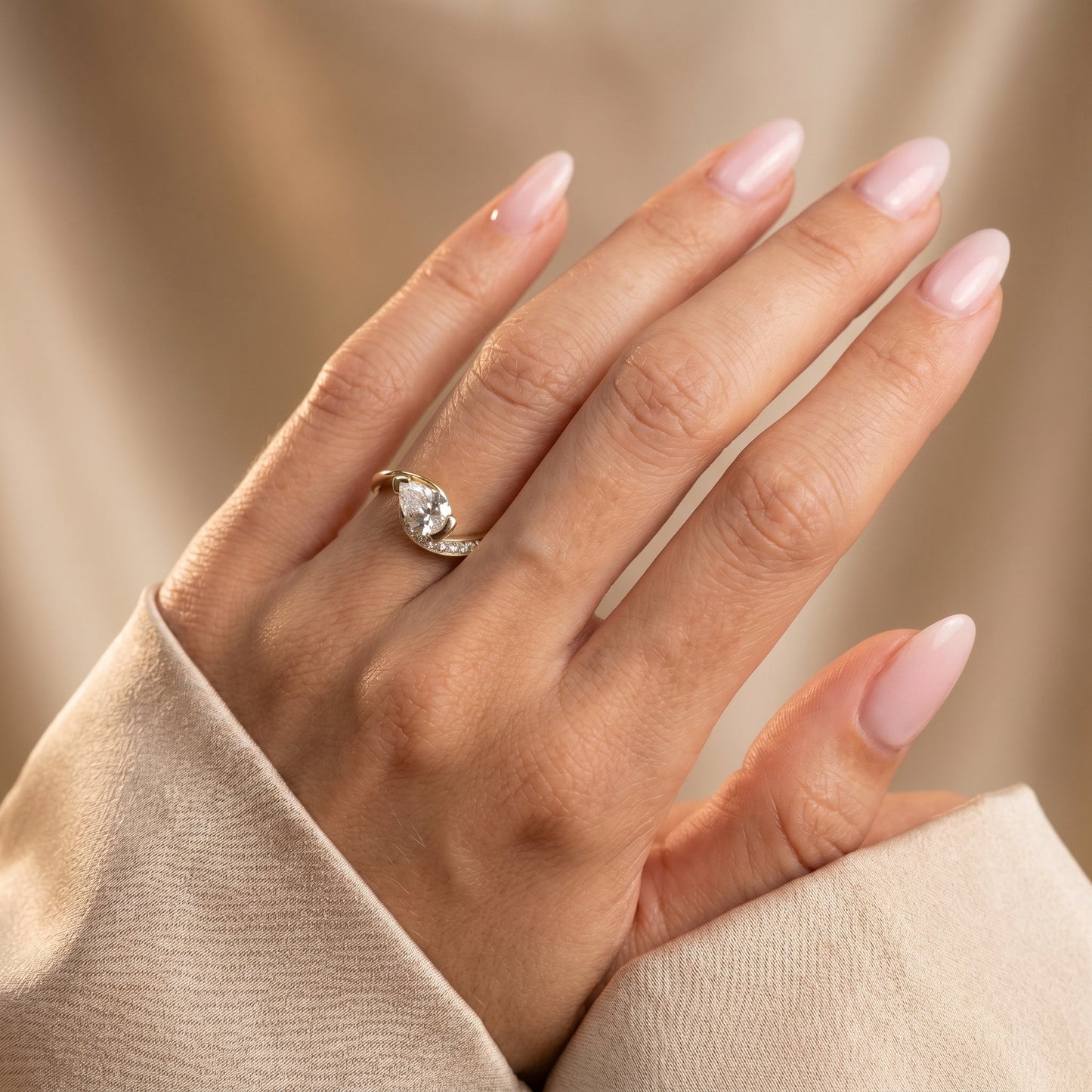 Oval Solitaire Engagement Ring – 2 CT Lab Grown Diamond
