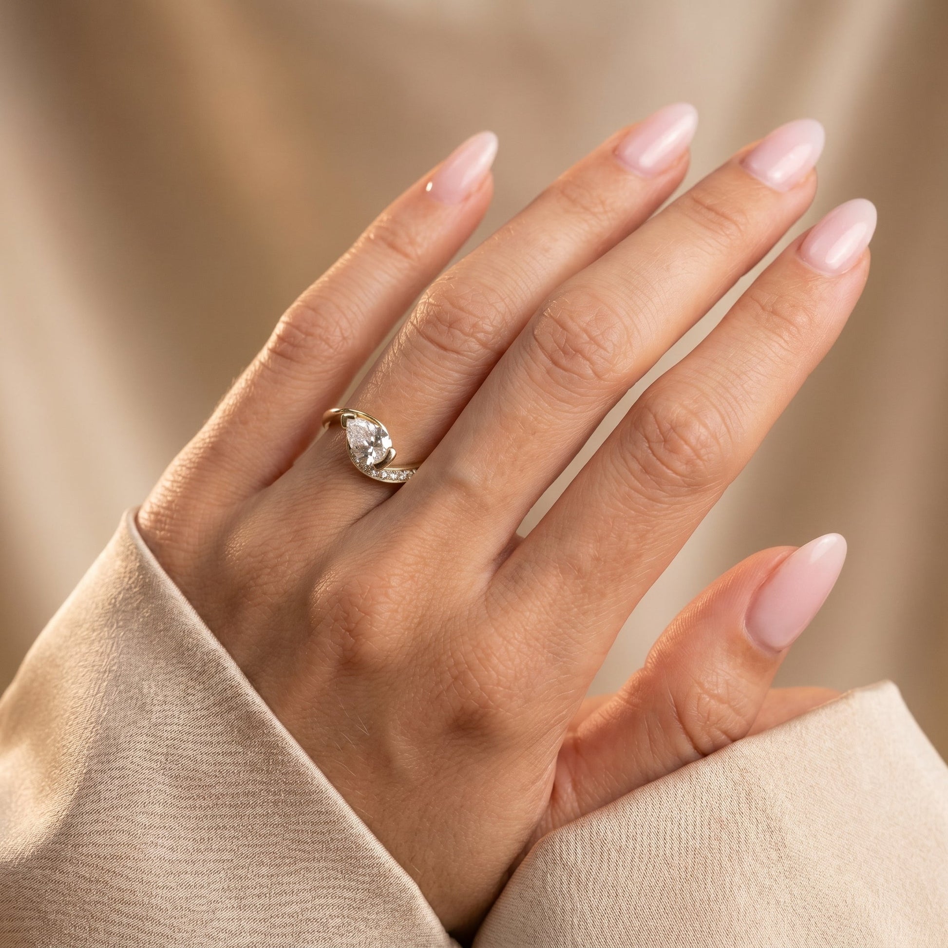 Oval Solitaire Engagement Ring – 2 CT Lab Grown Diamond
