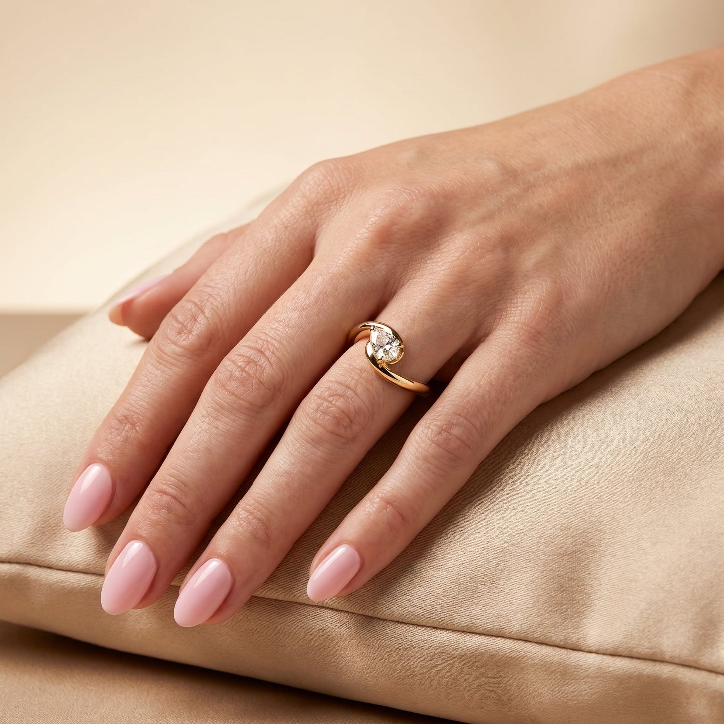 Oval Solitaire Engagement Ring – 2 CT Lab Grown Diamond