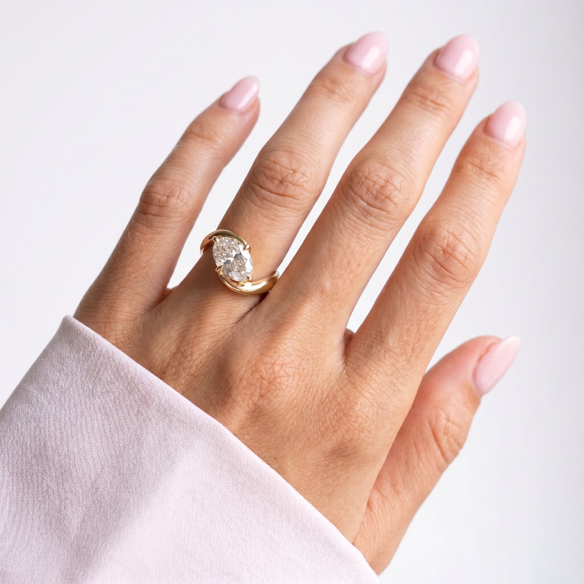 Oval Solitaire Engagement Ring – 2 CT Lab Grown Diamond