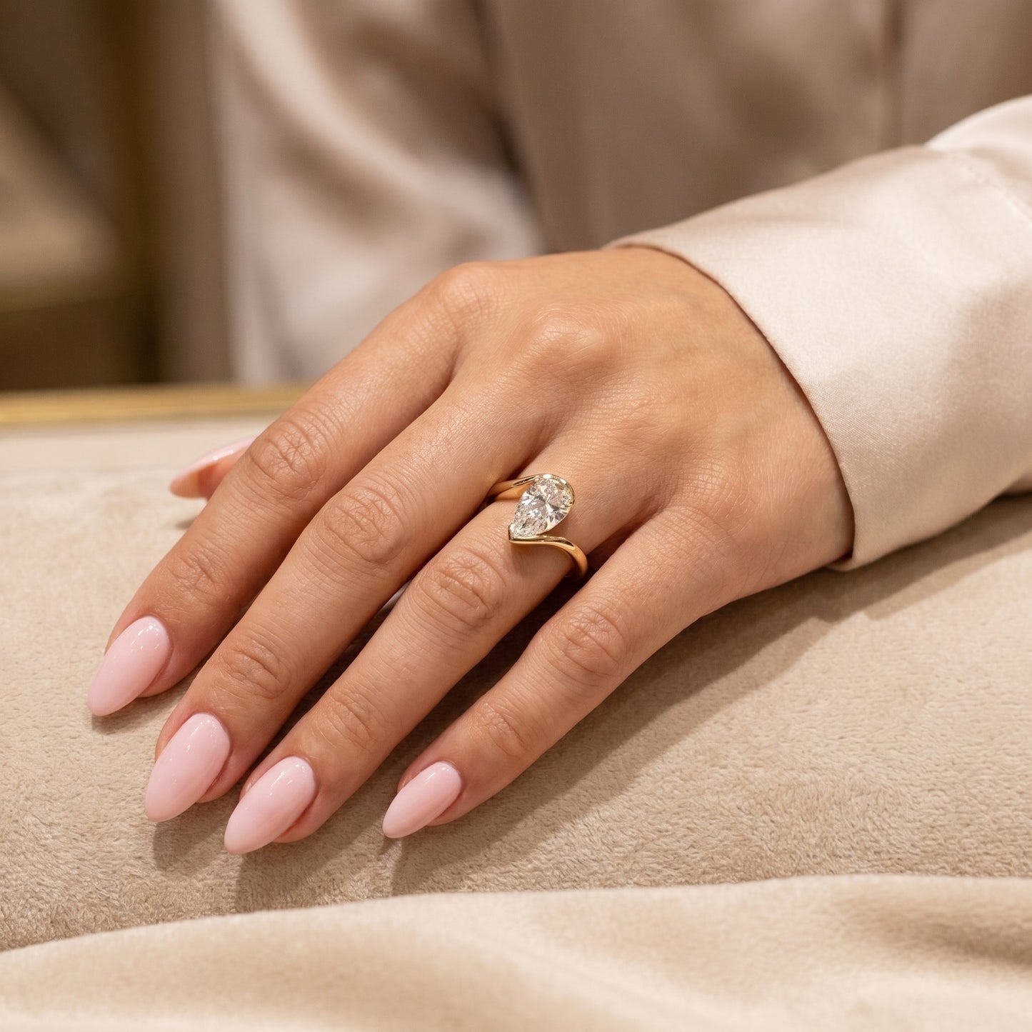 Oval Solitaire Engagement Ring – 2 CT Lab Grown Diamond