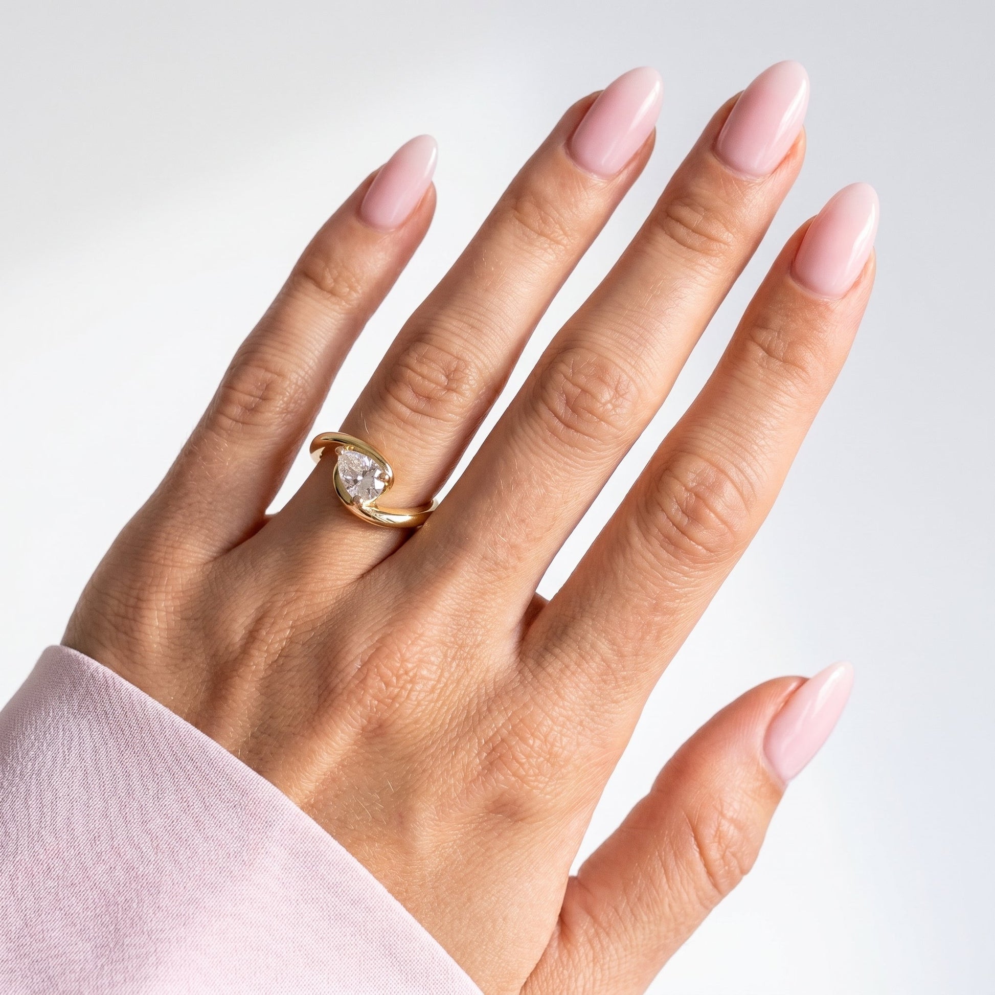 Oval Solitaire Engagement Ring – 2 CT Lab Grown Diamond