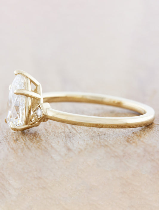 2 CT Round Three Stones Lab Grown Diamond Engagement Ring