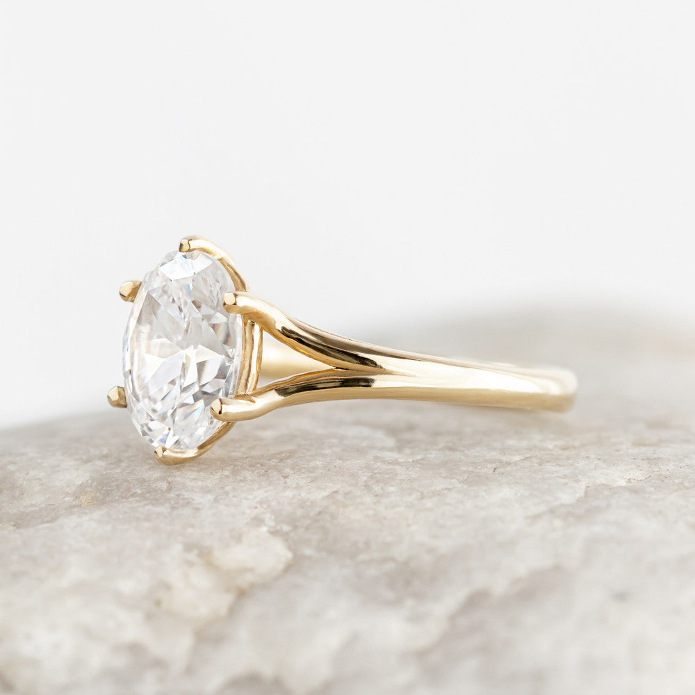 2 CT Round Three Stones Lab Grown Diamond Engagement Ring