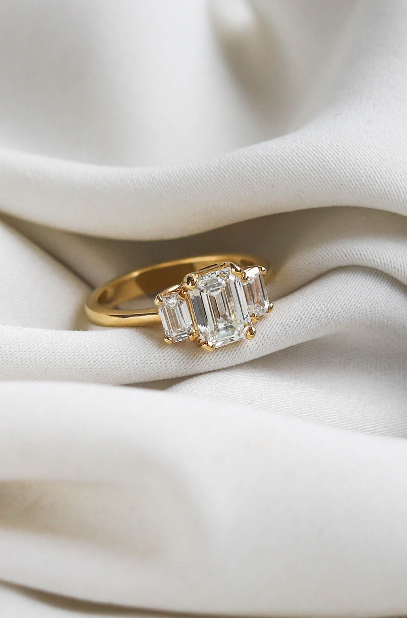 2 CT Round Three Stones Lab Grown Diamond Engagement Ring