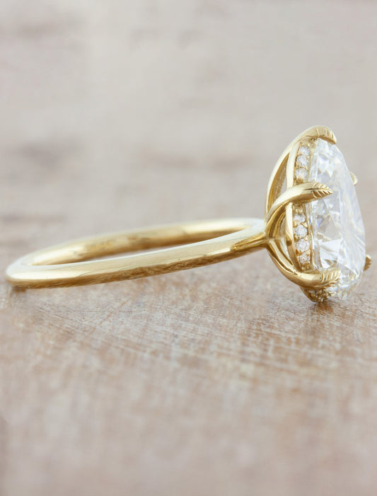 2 CT Round Three Stones Lab Grown Diamond Engagement Ring