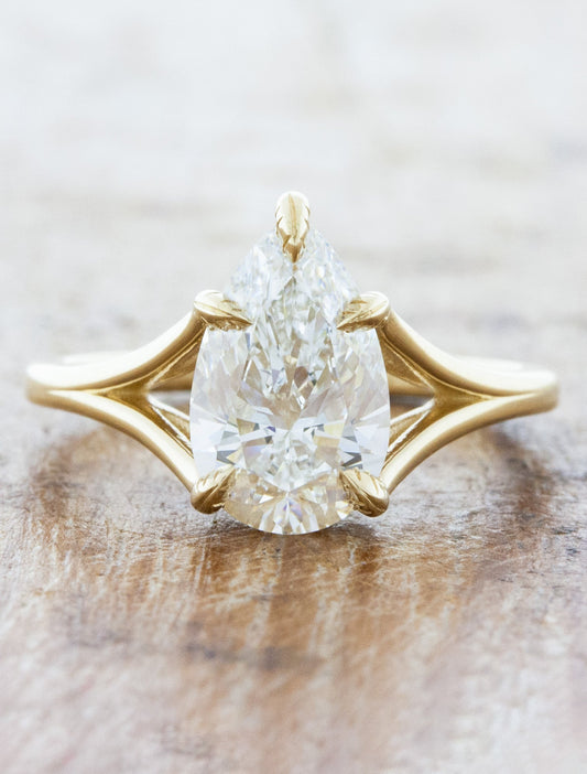 2 CT Round Three Stones Lab Grown Diamond Engagement Ring