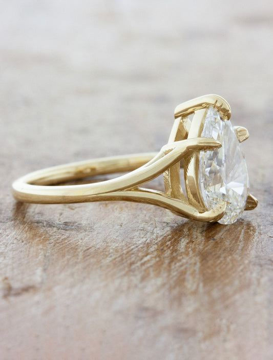2 CT Round Three Stones Lab Grown Diamond Engagement Ring