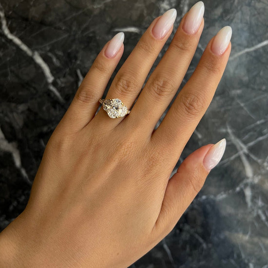 3.0 CT Oval Three Stones CVD F/VS1 Diamond Engagement Ring 2