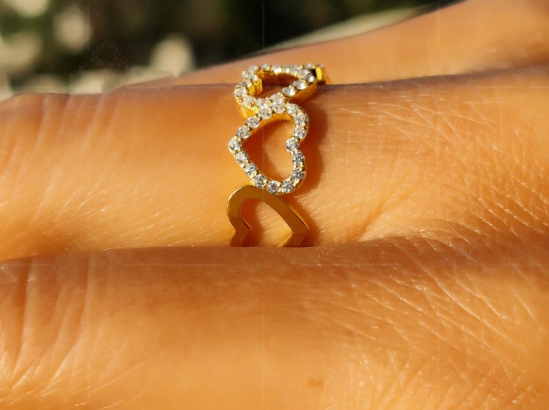 0.11 CT Round Heart Shank CVD E/VS1 Diamond Wedding Band