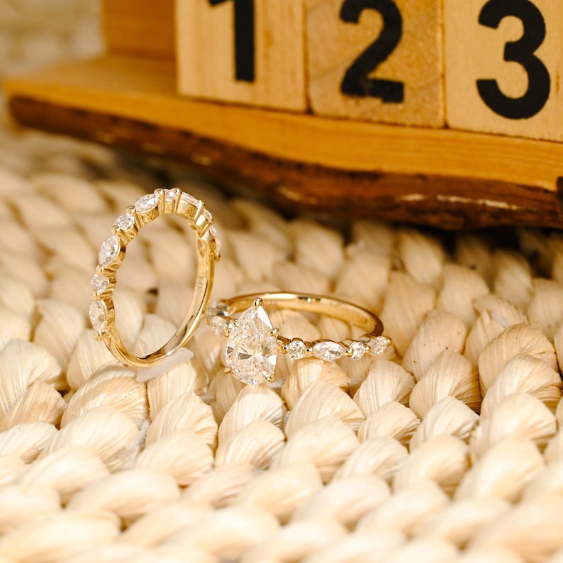 Marquise Cut Cluster Styled Lab Grown Diamond Bridal Ring Set