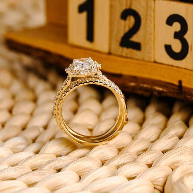 Marquise Cut Cluster Styled Lab Grown Diamond Bridal Ring Set