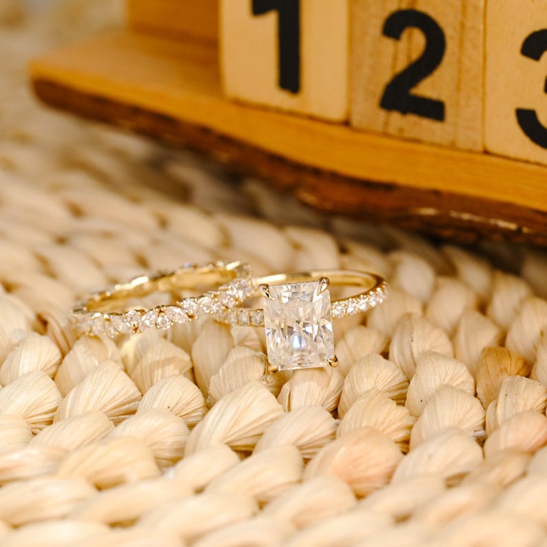 Marquise Cut Cluster Styled Lab Grown Diamond Bridal Ring Set
