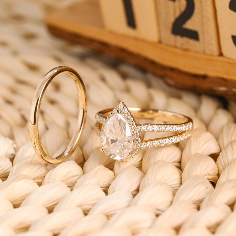 Marquise Cut Cluster Styled Lab Grown Diamond Bridal Ring Set