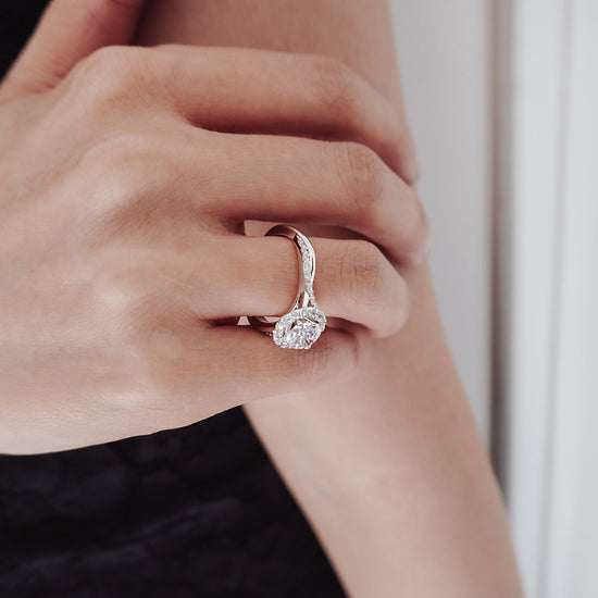 1.0 CT Round Shaped Moissanite Halo Engagement Ring 3