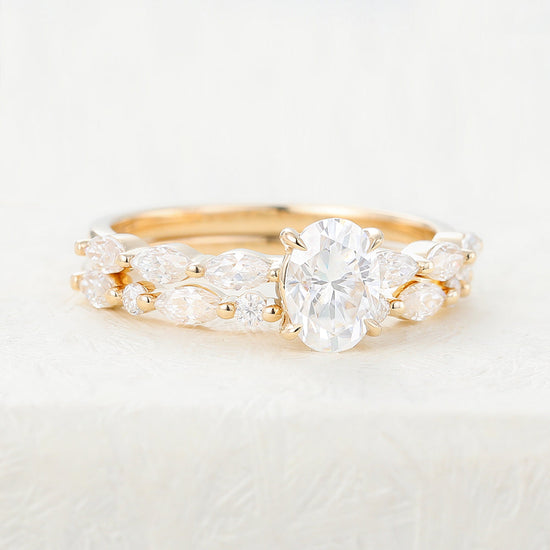 0.84 CT Oval Moissanite Solitaire Bridal Ring Set 4