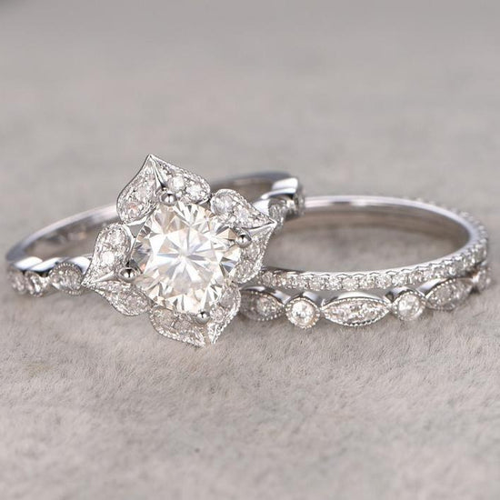 1.0 CT Cushion Floral Style Moissanite Bridal Ring Set 3