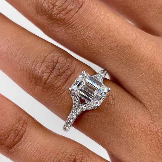 2.1 CT Emerald Solitaire Split Shank CVD G/VS Diamond Engagement Ring 5