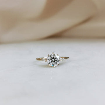 1.0 CT Round Shaped Moissanite Cluster Engagement Ring 1