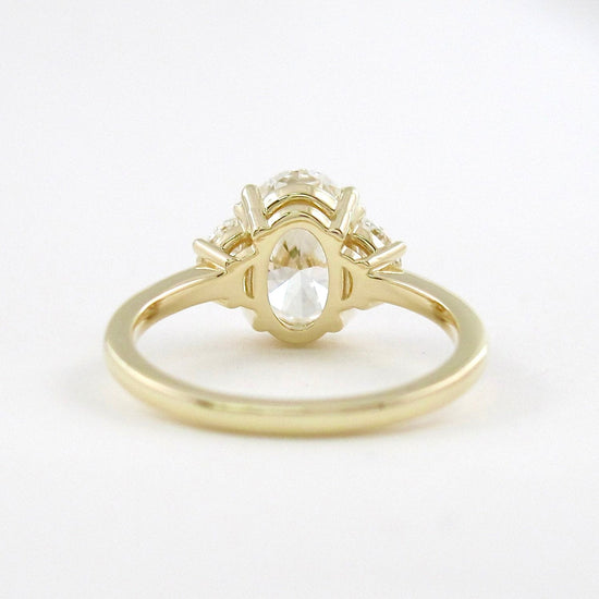 3.0 CT Oval Three Stone Moissanite Engagement Ring 4