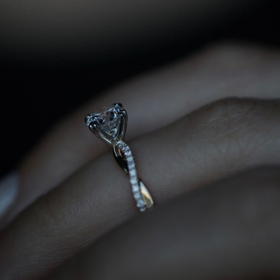 0.89 CT Round Solitaire CVD E/VS1 Diamond Engagement Ring 4