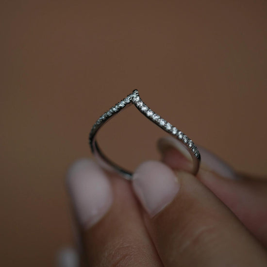 0.225 CT Round Curved CVD EF/VS Diamond Wedding Band 3