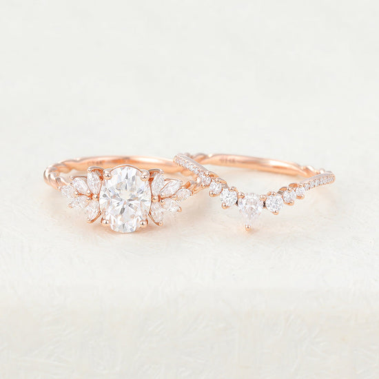 1.33 CT Oval Moissanite Cluster Bridal Ring Set 6