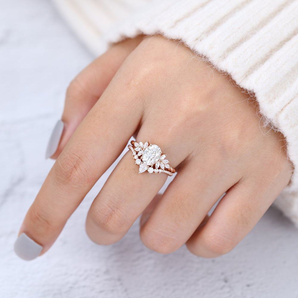 1.33 CT Oval Moissanite Cluster Bridal Ring Set 3