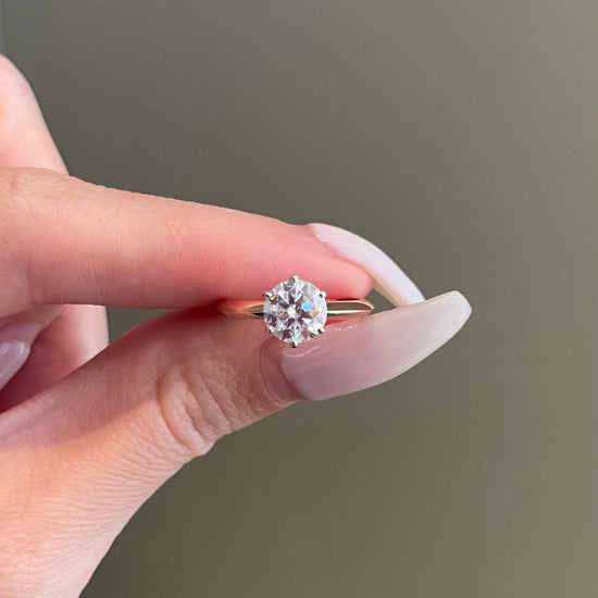 1.0 CT Round Shaped Moissanite Solitaire Engagement Ring 1