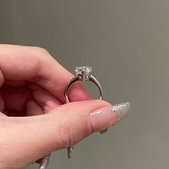 2.0 CT Heart Shaped Moissanite Solitaire Engagement Ring 5