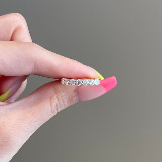 0.70 TCW Round Shaped Moissanite Seven Stones Wedding Band 1