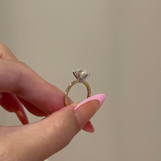 2.50 CT Round Shaped Moissanite Solitaire Engagement Ring 4