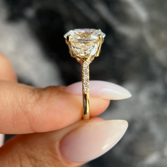 3.0 CT Oval Three Stones CVD F/VS1 Diamond Engagement Ring 3