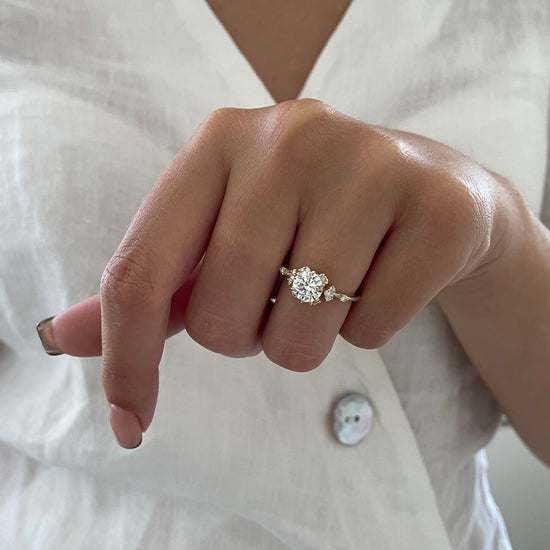 1.08 CT Round Cluster CVD D/VS2 Diamond Engagement Ring 3