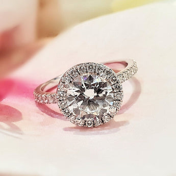 2.0 CT Round Halo CVD G/VS1 Diamond Engagement Ring 1