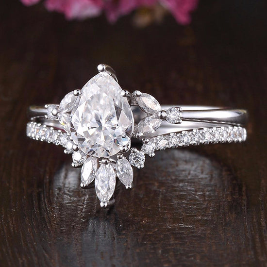 0.75 CT Pear Cluster Moissanite Bridal Ring Set 5