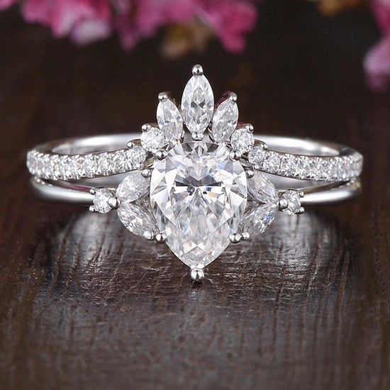 0.75 CT Pear Cluster Moissanite Bridal Ring Set 3