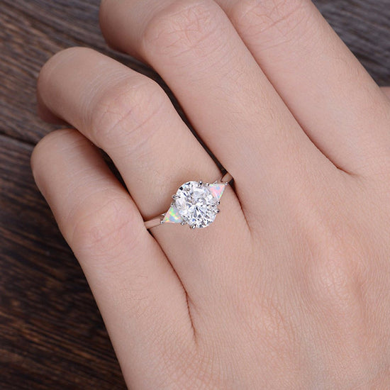 0.75 CT Oval Three Stone Moissanite Engagement Ring 2