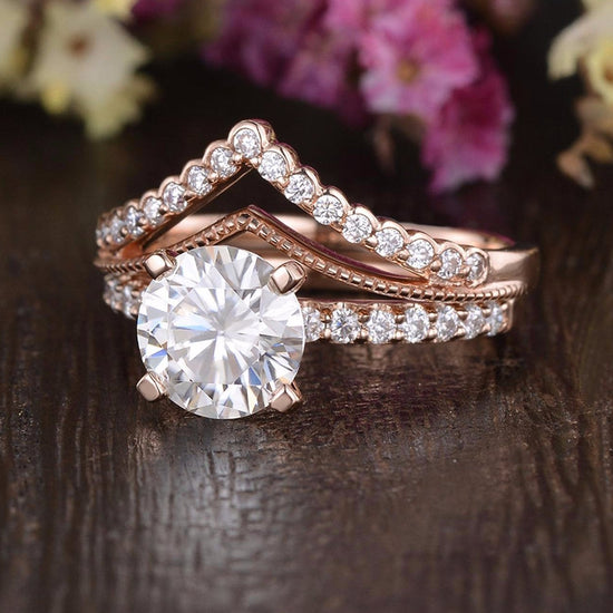 1.0 CT Round Cut Solitaire Pave Moissanite Bridal Ring Set 4