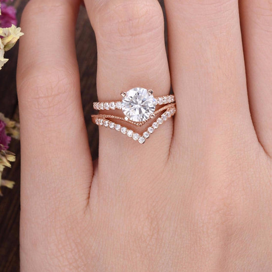 1.0 CT Round Cut Solitaire Pave Moissanite Bridal Ring Set 2