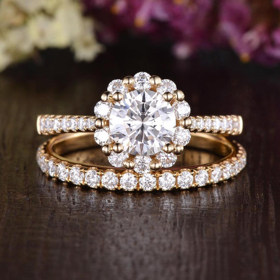 0.75 CT Round Halo Pave Moissanite Bridal Ring Set 1